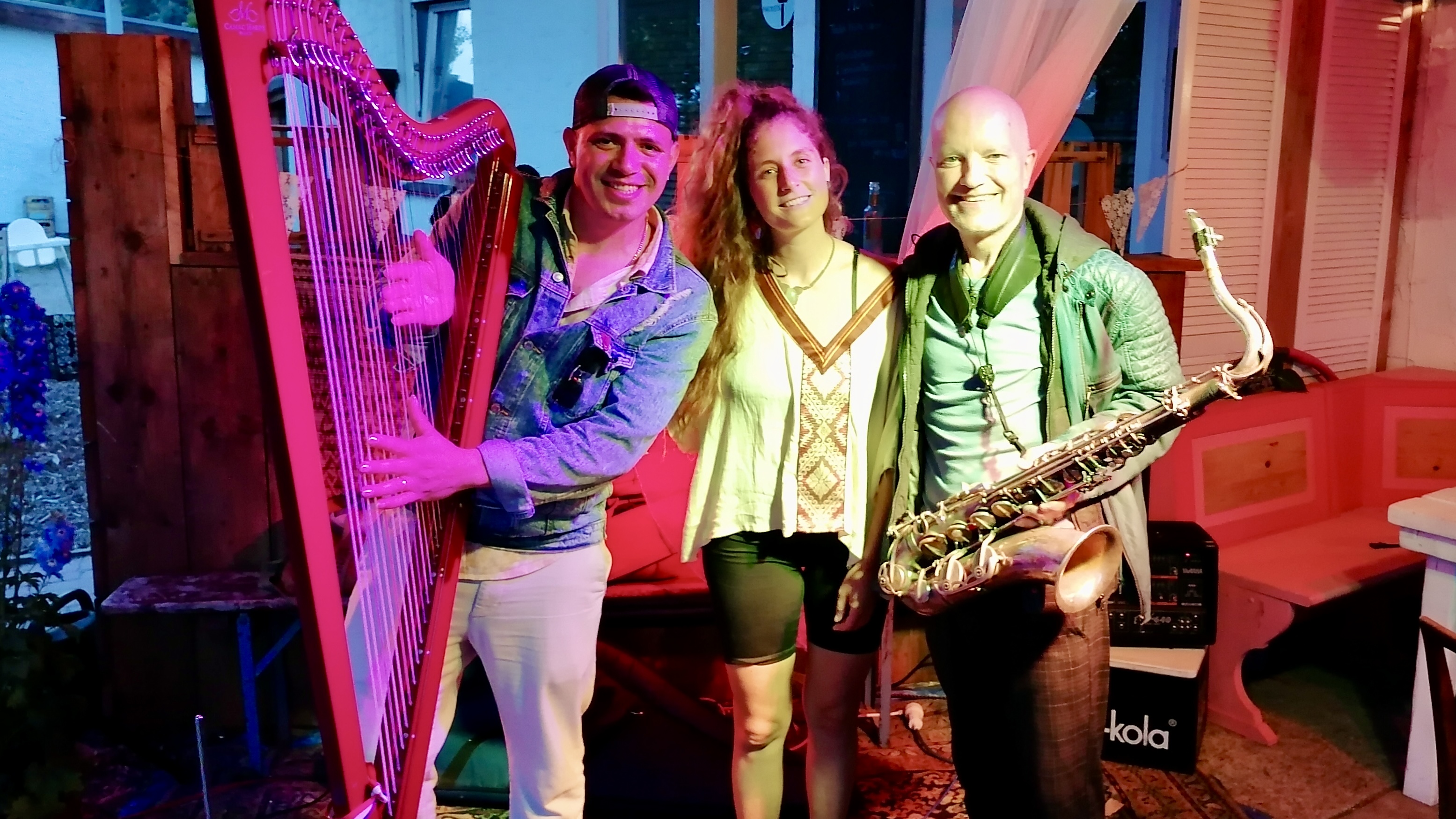 saxyarpa, Strandräuberkonzert, Strandräuber Spelunke