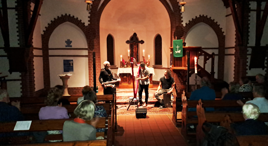 saxyarpa, Konzert, Kirche Aukrug